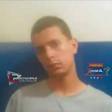 Este es el joven que se escapo del cuartel de la PN en Moca en el día de  hoy. El mismo responde al nombre de Odalis Bencosme y esta acusado de  haberle