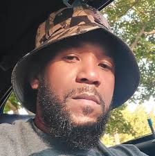 Marcus Freeman and Chad Bowden made their way out to California for an  in-home visit with 2024 Notre Dame WR commit Logan Saldate