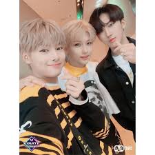 Stray Kids Italian Fanbase On Instagram Foto 190620 Aggiornamento Twitter Di Mnetmcountdown Con Gli Straykids Jinnie St Felix Stray Kids Stray Kids