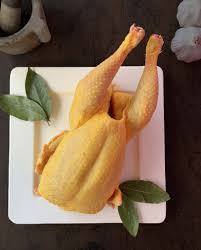 Ahora, limpia el pollo de plumas y vísceras si no venía limpio de la tienda. Pollo De Corral Entero Online La Carniceria De Salamanca