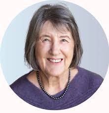 Stephanie Hammond's Instagram, Twitter & Facebook