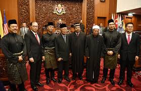 Maybe you would like to learn more about one of these? Zulkifli Dahului Senarai Enam Individu Angkat Sumpah Senator Utusan Borneo Online