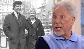 Linda, to whom he was married for 59 years, died from lung cancer in april 2016 in los angeles, aged 75. Thevoice Tom Jones The Voice Star Reveals What He Was Frightened To Do After Wife Linda S Death Tom Jones