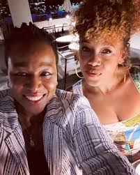 Danielle Leslie (@danielleleslie)