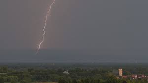 Zwischen langen und seligenstadt ist ein downburst, eine sogenannte fallböe, für die verwüstungen verantwortlich. Cwadkepxe56h M