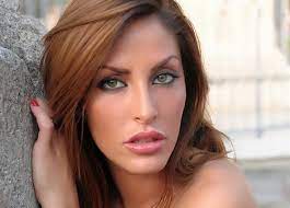 Guendalina tavassi ha puntualizzato che lei e l'ormai ex marito. Guendalina Tavassi Dal Grande Fratello A Uomini E Donne