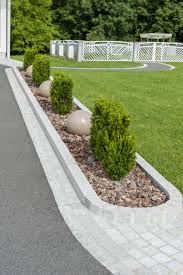 Granit Und Asphalt Gekonnt Kombiniert Unsere Profis Wissen Wie S Geht Gartengestaltung Garten Garten Ideen
