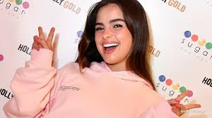 Addison rae talks about those hookup rumors swirling over her and pal kourtney kardashian, plus why she definitely isn't the third wheel with travis barker. Tiktok Star Addison Rae Uberrascht Neuer Look Sorgt Fur Geruchte