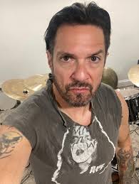 Yes I'm an original #kiss fan . Got this shirt in'74 maybe? The only rock t  shirt I kept from back then, when they were hard to find. R.I.P. Ace . One