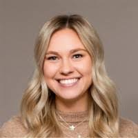 Anna Shultz's Instagram, Twitter & Facebook