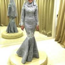 Walaupun terdapat banyak pilihan zaman ini, songket masih mendapat tempat di dalam dunia rekaan baju pengantin dan tetap mempunyai peminatnya yang tersendiri. 71 Songket Ideas Malay Wedding Dress Songket Wedding Dress Songket Dress