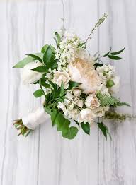 A Wedding That Gives Rustic A Fresh Modern Twist Weddingbouquet Bridalbouquet Flowers White Ivory Bouquet Wedding Wedding Bouquets Flower Bouquet Wedding