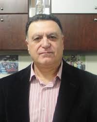 مدرس اللغة الفرنسية الاستاذ بطرس رحال .