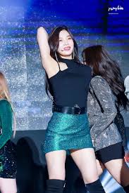 Pin By Carolina Ramirez On Kpop Red Velvet Joy Velvet Clothes Red Velvet