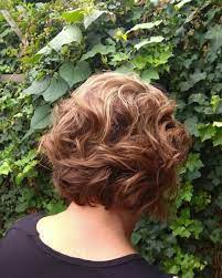 The first hairstyle is short and curly… and it looks awesome. Mother Of The Bride Hairstyles 26 Elegant Looks For 2021