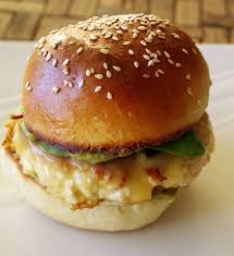 Hamburger A L Avocat Et Au Poulet Recettes De Cuisine Recette Recette Facile