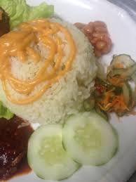 Ada banyak varian salad lezat yang menggugah selera. Nasi Ayam Salad Mayonis Kebaboom Mas Cafe Mukah Heritage Facebook