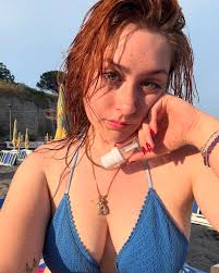 Sole, mare e Lip Candy Oil Salted Coconut di @nablacosmetics 🥥💙  #estateitaliana #nablacosmetics #beautycommunityitalia  #makeupcommunityitaliana