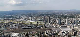Aurelis als grundstückseigentümer hat gemeinsam mit der stadt das nutzungskonzept für das europaviertel west entwickelt und die erschließung sowie die grünflächen hergestellt. Europaviertel Frankfurt Informationen Wohnung Kaufen Oder Mieten