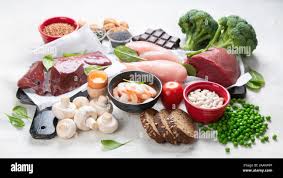 Alimentos Ricos En Hierro Para La Hemoglobina Y Estimula La Produccion De Globulos Rojos Alimentos Para Tener Un Embarazo Saludable Fotografia De Stock Alamy