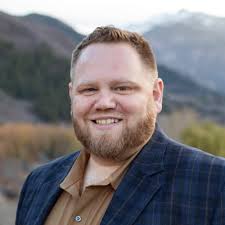 In some very surprising turn of events, I am once again working for the  Utah Department of Transportation as the social media manager. 🥳 I loved  working for UDOT as a consultant