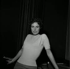 % ornella vanoni ha ganado el % de las votaciones. La Musica E Finita Il Ritiro Dalle Scene Di Ornella Vanoni