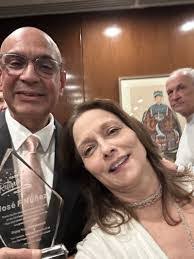 Lisa Rathgeb's Instagram, Twitter & Facebook