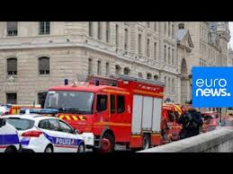 Photo Pakistanais Attentat Paris - Deux Attentats Au Pakistan La Chine Visee Youtube