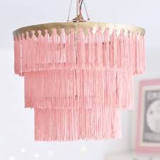 Diy Deco Le Lustre A Franges Diy Decoration Diy Deco Chandelier A Faire Soi Meme