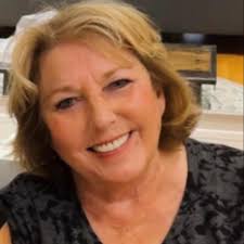 Angelina Jolie's 16-year-old son, Knox, towered over his mom during a  grocery store trip in Los Feliz, Calif. https://trib.al/QxI7eEt