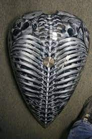 Airbrushed Ribcage And Back Bone On Motorcycle Gas Tank By Kiwi Terry Motorcycle Paint Jobs Air Brush Painting Motorcycle Tank