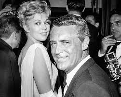 Curated by Martin Paves