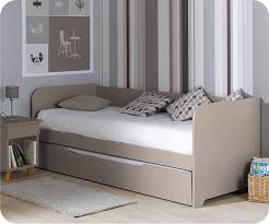 Entdecken Sie Unsere Auszieh Sofa Betten Aus Massivholz Besonders Fur Kinder Und Jugendlich Schlafzimmerideen Fur Kleine Raume Ausziehbett Schlafzimmer Design