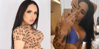 See related links to what you are looking for. Perlla Tem Nudes Vazados E Imagens Circulam Por Grupos De Whatsapp