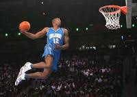 Gerakan menggiring bola basket dapat dilakukan dengan cara: Cara Menggiring Bola Basket Yang Dibenarkan Adalah