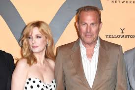 Yellowstone' Star Kelly Reilly Shares What Costner's Really Like