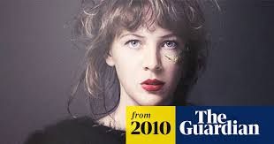 Niki and the Dove (No 913)