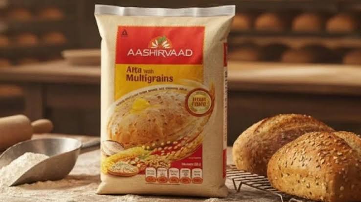 Aashirvaad Atta: तुम्हीसुद्धा 'आशीर्वाद'चं पीठ खाता? मग हायकोर्टाच्या या  अपडेटकडे अजिबात दुर्लक्ष करू नका! - Marathi News | Aashirvaad Atta Delhi  High Court Stops Food Authority ...