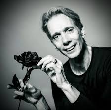 TBT It's been 15 years since THE BENCHWARMERS was released in cinemas. And  yes, I was @jon_lovitz 's robot butler “Number Seven,” voice and all.  Character look created by Stan Winston Studios. . @