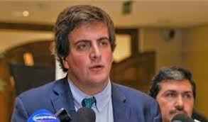 El diputado diego schalper (rn) respondió a las expresiones que este martes hizo en su contra la parlamentaria del partido humanista, pamela jiles en el congreso, hecho que fue criticado incluso por miembros de la oposición. Gravisimo Diputado Ascencio Dc Acusa Ante La Fiscalia A Parlamentario Diego Schalper Rn De Delitos De Extorsion Y Cohecho Por Compra De Votos