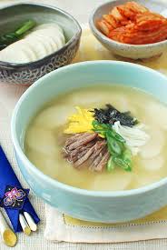 Tteokguk Korean Rice Cake Soup Korean Bapsang Recipe In 2020 Rice Cake Soup Korean Rice Cake Soup Korean Rice Cake