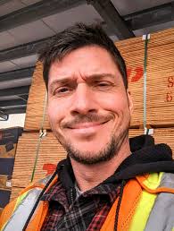 Hi everybody, please give my brother lightsideMike a follow  twitch.tv/lightsidemike we are variety streamer and we would love to hear  from you to let us know what game we should stream