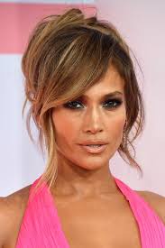 Jenny from the block, the acclaimed bronx actress surprised the musical world by becoming an enduring pop hitmaker. 24 Years Of Jennifer Lopez S Makeup Looks