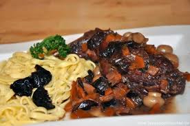 Kaninchen In Rotwein Rezept Franzosisch Kochen Rezept Franzosisch Kochen Lebensmittel Essen Essen