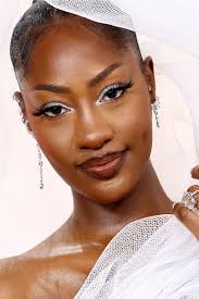 37 Oscars 2023 beauty looks we're obsessed with