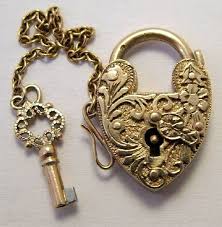 I Had Read An Article Once Which Was Explaining The Meaning Behind The Jewelry Women Choose The Article Continued That Wo Vintage Keys Vintage Charms Key Lock