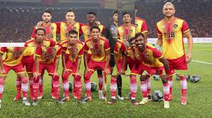 Sultan selangor sultan sharafuddin idris shah (tengah) berkenan menerima replika cek sumbangan bernilai rm579,999.99 daripada menteri besar selangor amirudin shari (kanan) pada majlis penyerahan cek sumbangan cek piala sultan selangor (tssc) 2019 di istana alam shah hari ini. Highlights Piala Sultan Selangor 2019 Pilihan Selangor 1 0 Pilihan Singapura Youtube