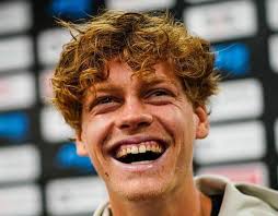 Jannik Sinner wins the ATP Fan's Favorite Award for the 2nd year in a row.  Deserved. 🇮🇹🦊