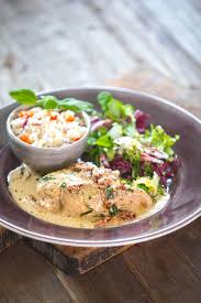 Mustig gryta med fläskfilé som passar lika bra till vardag som till fest. Kyckling I Kramig Parmesansas Och Soltorkade Tomater Johanna Toftby Kycklingrecept Kyckling Recept Gryta Kyckling