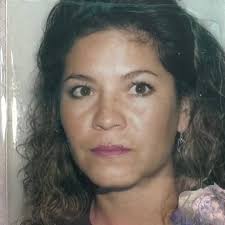 These houses are in Norway, they are covered with mosses, this is so that  the heat does not escape and the cold does not enter. This engineering was  created by the ancient